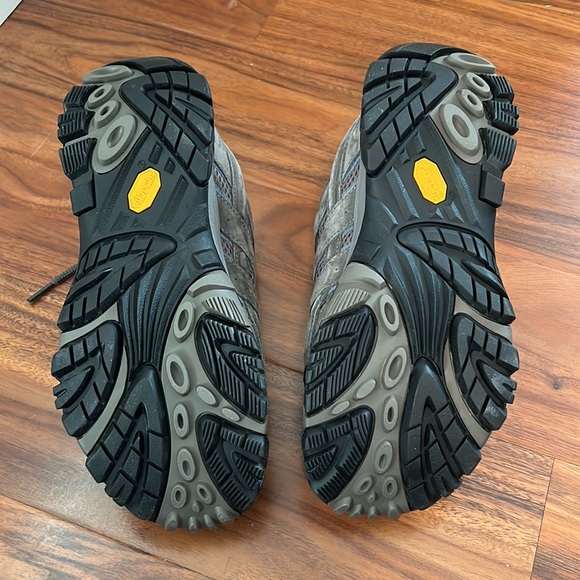 NWOT Merrell - Hiking Sneakers - Picture 5 of 7